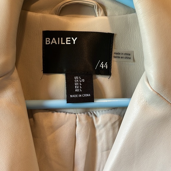 Bailey 44 Faux leather Beige / Cream Coat size LG. Only worn once. - Picture 3 of 11